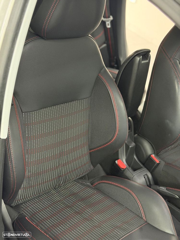 Peugeot 208 1.2 PureTech GT Line EAT6 - 34