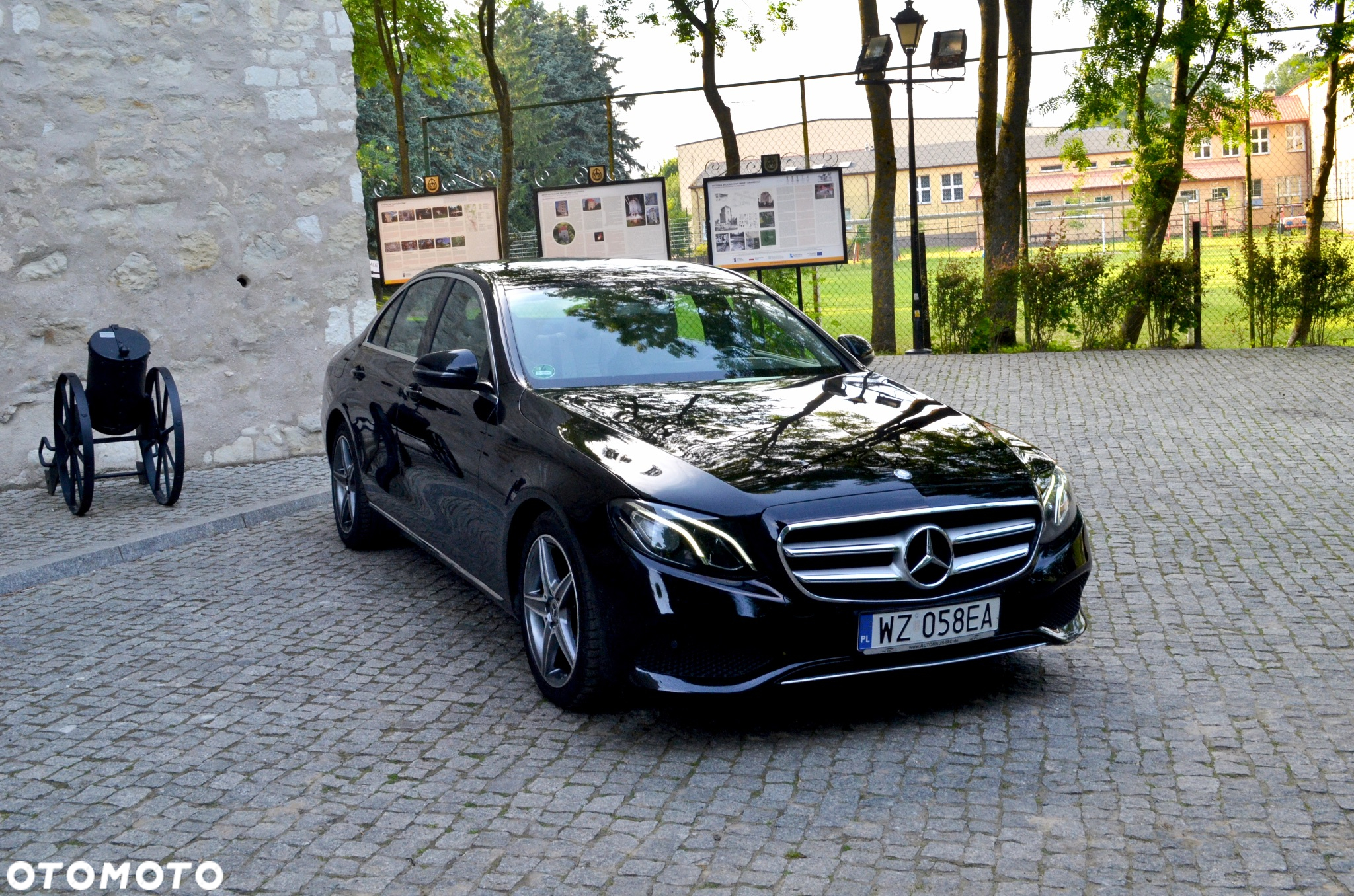 Mercedes-Benz Klasa E 200 d T 9G-TRONIC Exclusive - 2