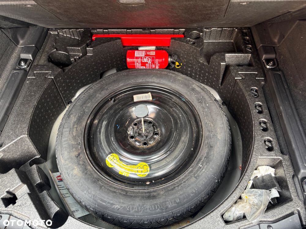 Land Rover Discovery Sport - 12