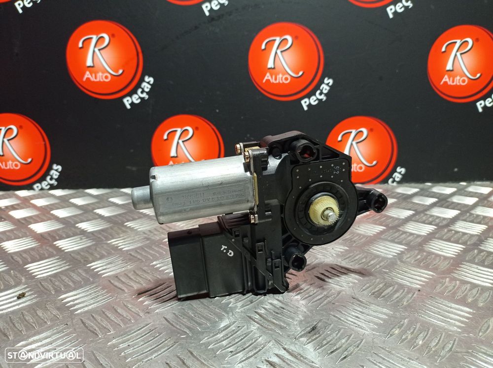 Motor Do Elevador Porta T.D Volkswagen Golf Iv (1J1) - 1