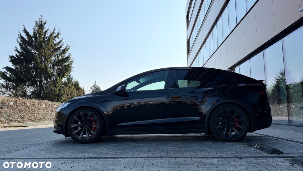 Tesla Model X - 7