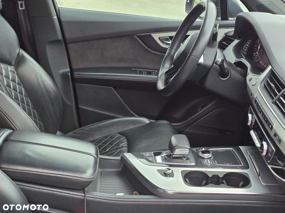 Audi Q7 - 10