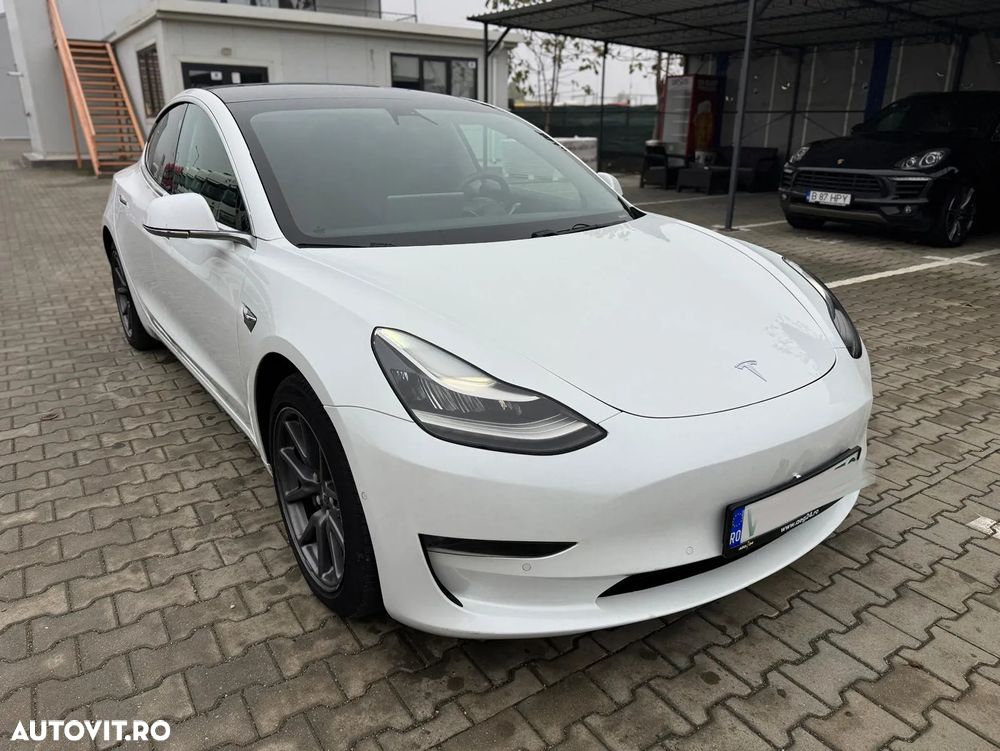 Tesla Model 3 - 3