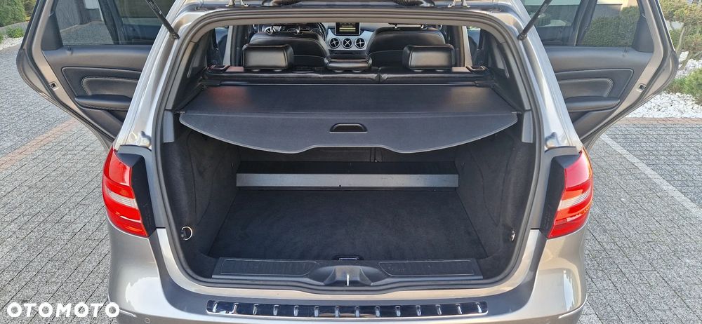 Mercedes-Benz Klasa B 180 7G-DCT Edition - 26