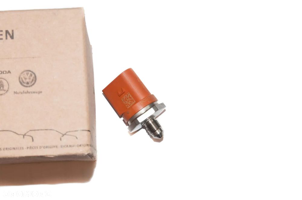 CZUJNIK CIŚNIENIA PALIWA AUDI VW SEAT SKODA 06J906051D 0261545051 OE NOWY - 2