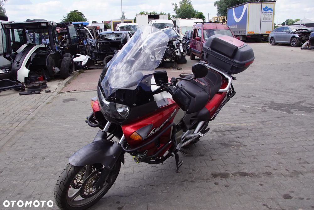 Motocykl na części - Honda XL1000 Varadero 996 cm3 94 KM SD01E 2001R Silnik Skrzynia Laga Owiewka Osłona Szyba Kufer Siedzenie Set Lampa Kierunkowskaz Wydech Manetka Sterownik Moduł Czujnik Licznik Przycisk - 3