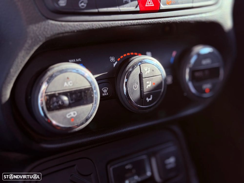 Jeep Renegade 1.6 MultiJet Opening Edition S&S - 22