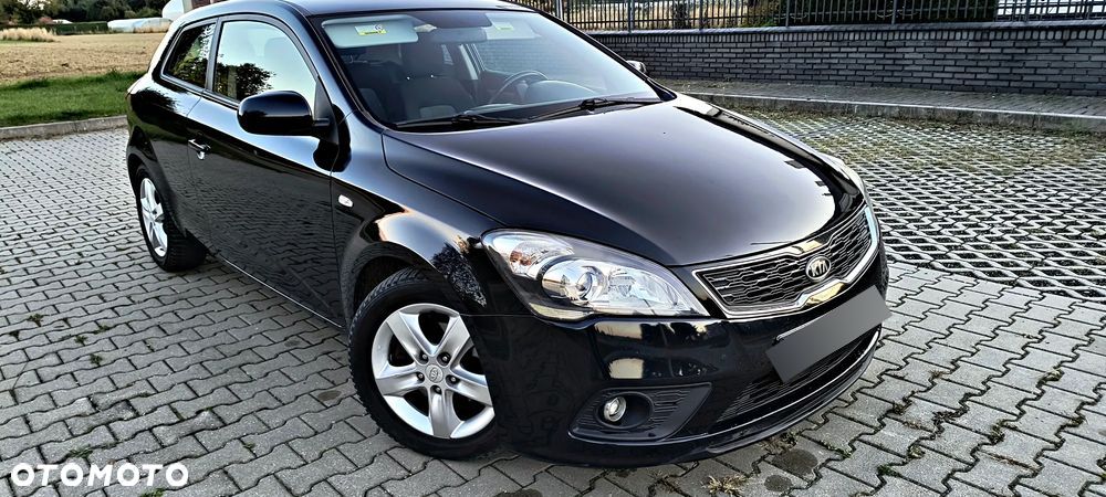 Kia Ceed Cee'd 1.6 Crdi S Euro2012 - 1
