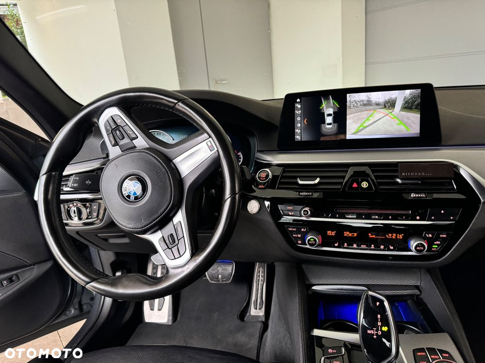 BMW Seria 5 520d xDrive - 12
