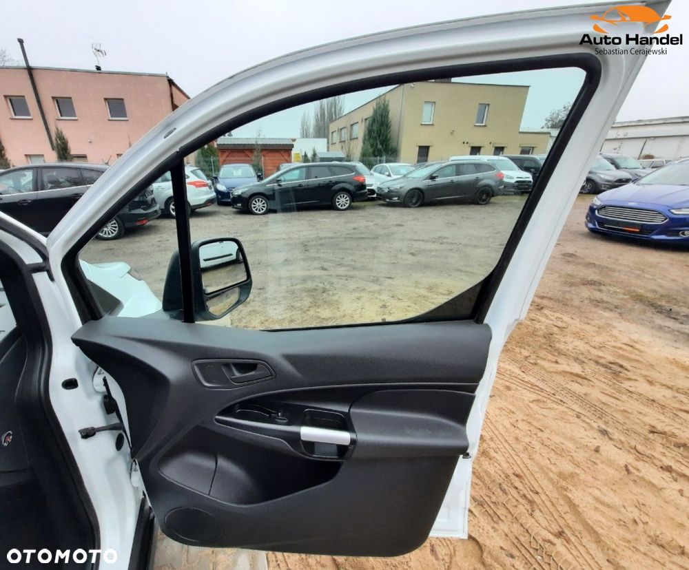 Ford Transit Connect - 38