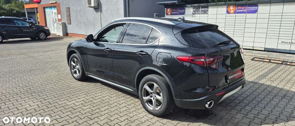 Alfa Romeo Stelvio - 8