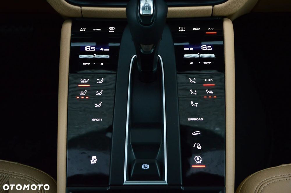 Porsche Macan Standard - 24