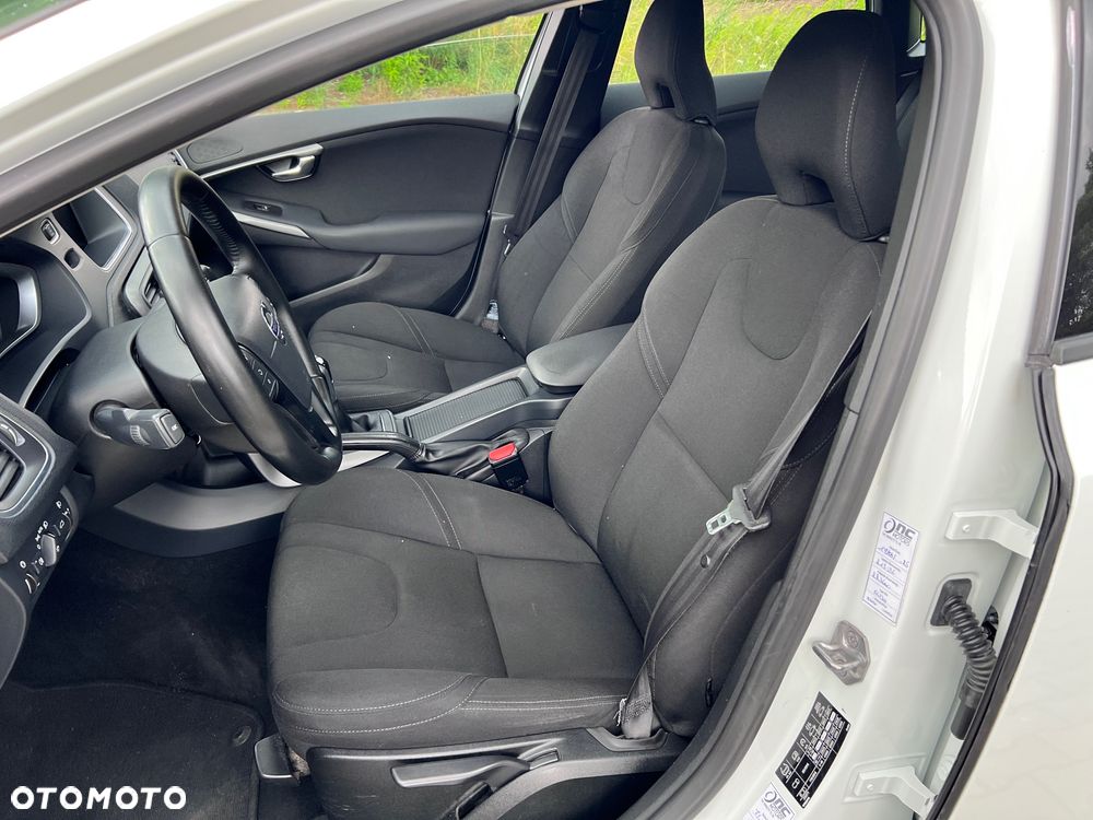 Volvo V40 D2 Kinetic - 22