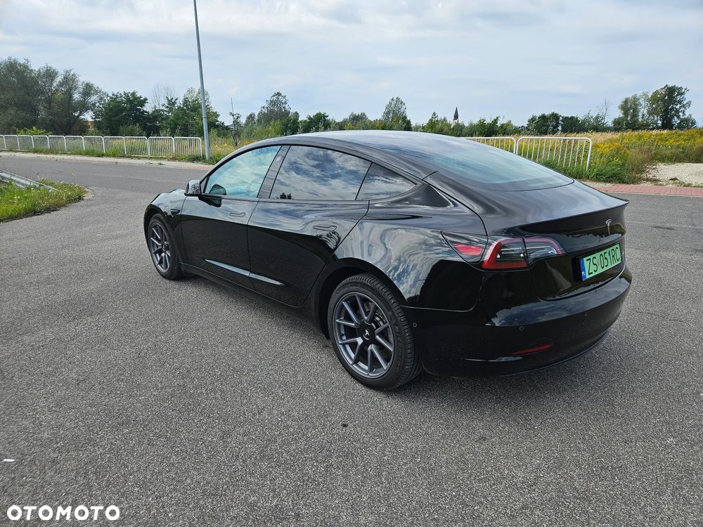 Tesla Model 3 AWD - 3