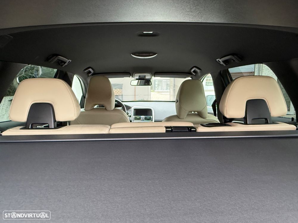 Volvo XC 60 D3 Geartronic Momentum - 8