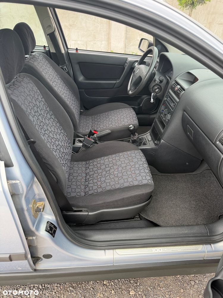Opel Astra - 16