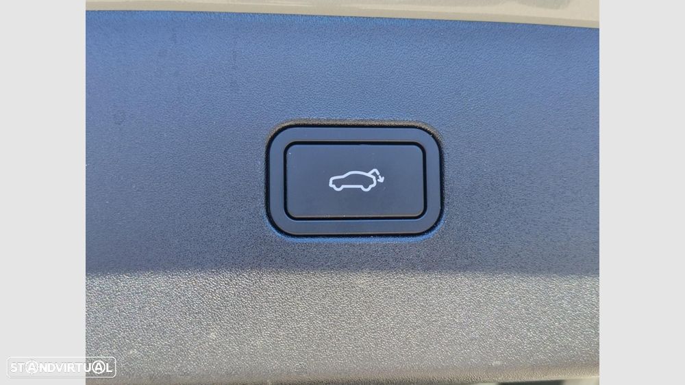 Volvo EX30 69 kWh Single Motor Extended Range Black Edition - 17