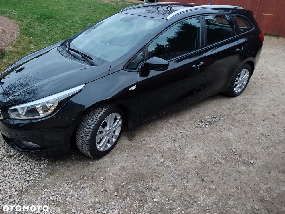 Kia Ceed 1.6 CRDi 128 ISG Dream Team Edition - 11