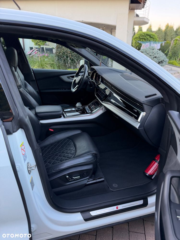 Audi Q8 55 TFSIe quattro tiptronic competition plus - 11