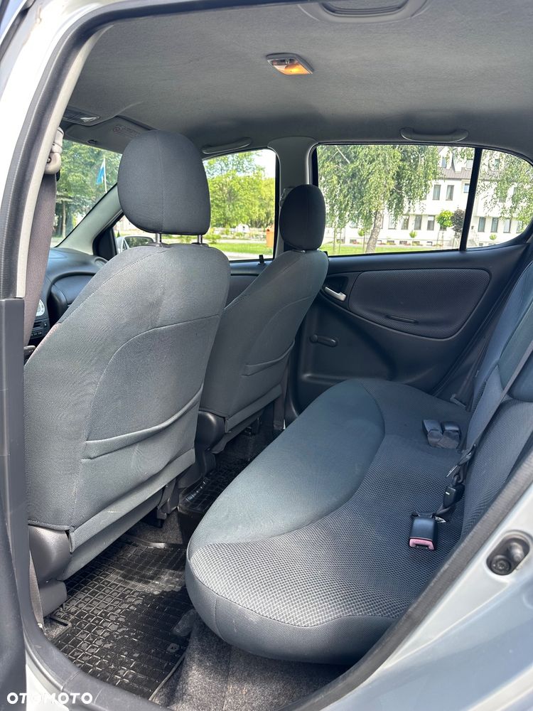 Toyota Yaris 1.4 D-4D Luna - 6
