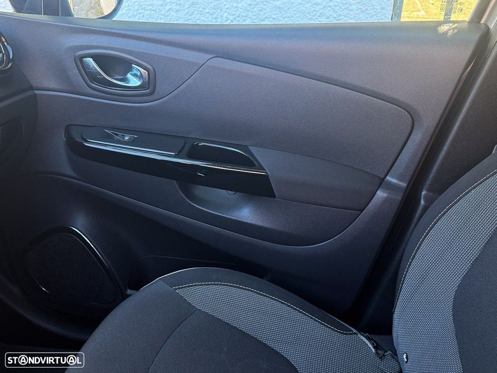 Renault Captur 1.5 dCi Exclusive - 23