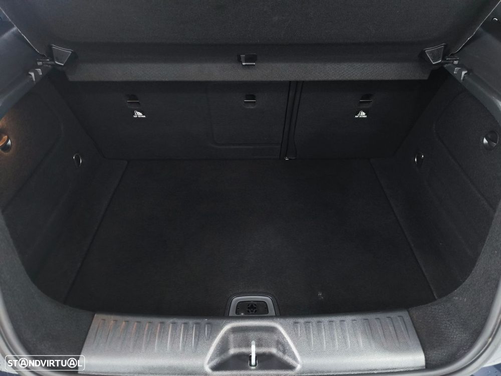 Mercedes-Benz A 180 d AMG Line - 22