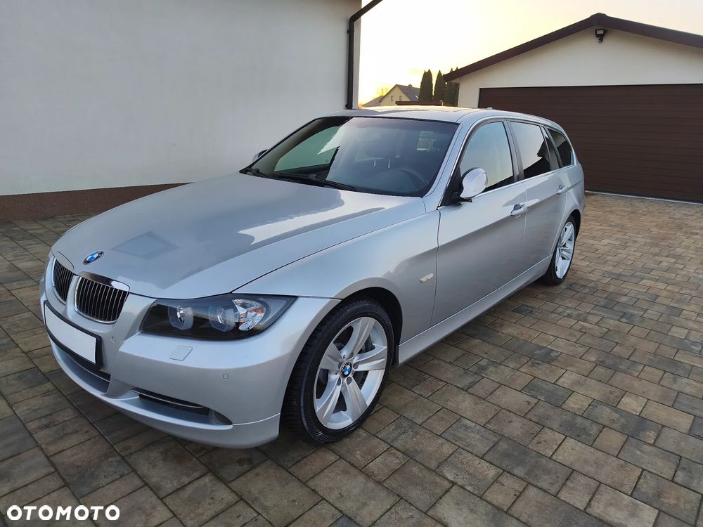 BMW Seria 3 330i - 39