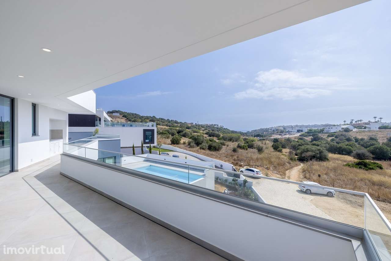 MORADIA DE NOVA CONSTRUÇÃO T4 COM VISTA MAR NO PORTO DE MÓS , LAGOS - Grande imagem: 4/59