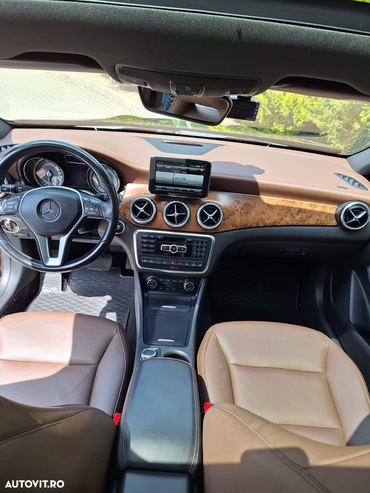 Mercedes-Benz GLA 220 CDI 4MATIC 7G-DCT - 22