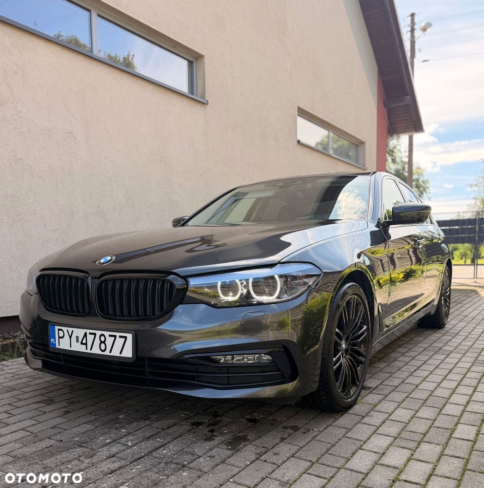 BMW Seria 5 520d Sport Line - 9