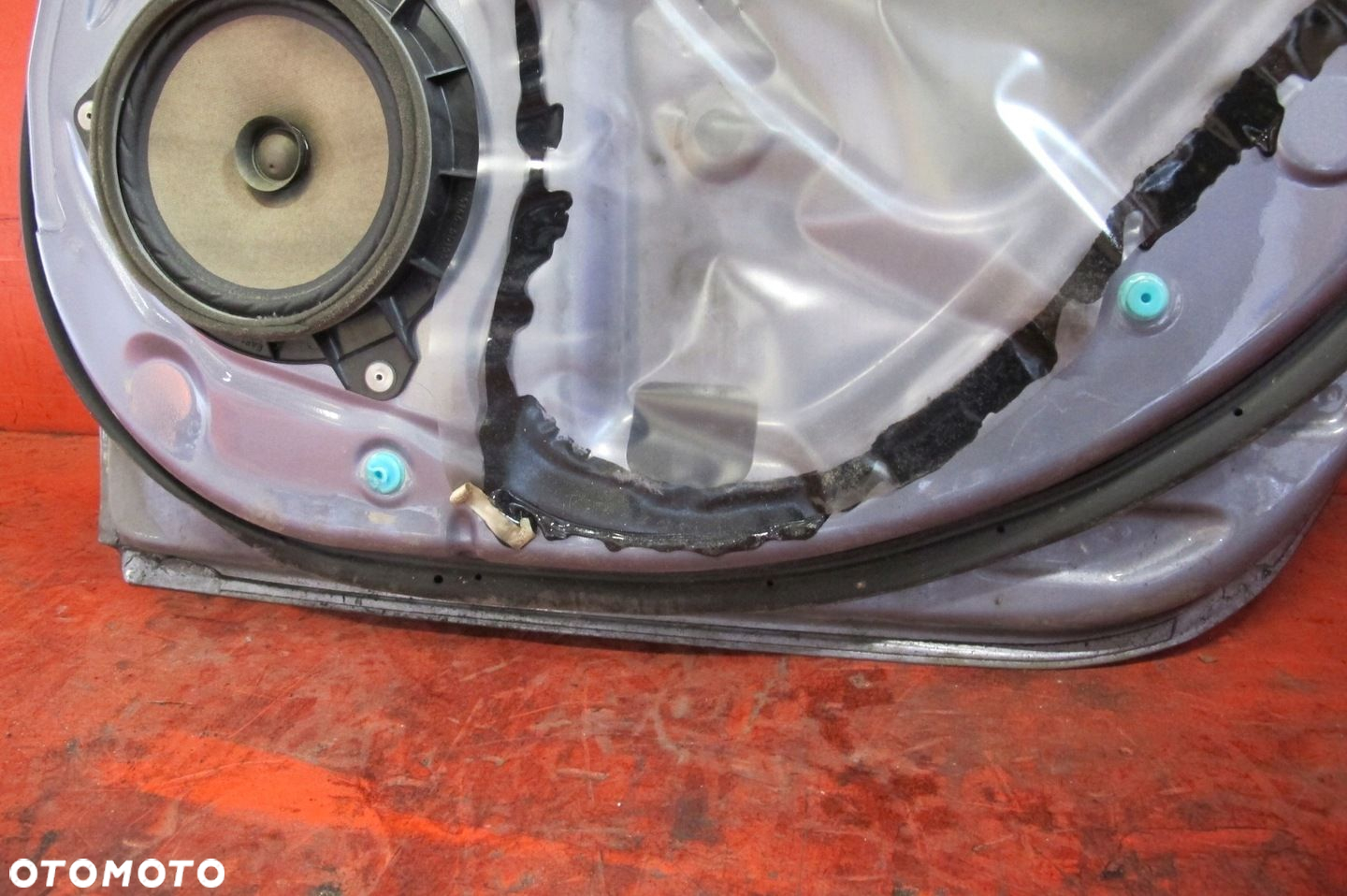 TOYOTA YARIS 2 II DRZWI TYŁ PRAWE 8T4 5D - 12