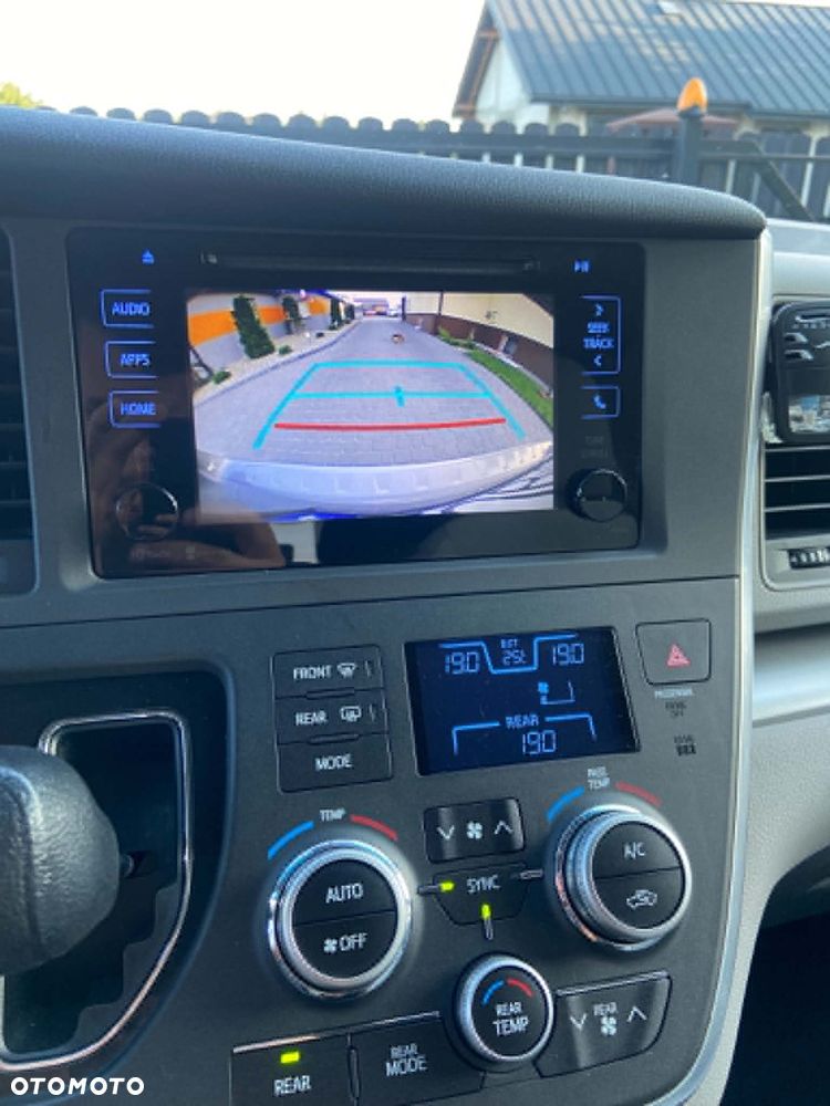 Toyota Sienna 3.5 V6 SE - 9