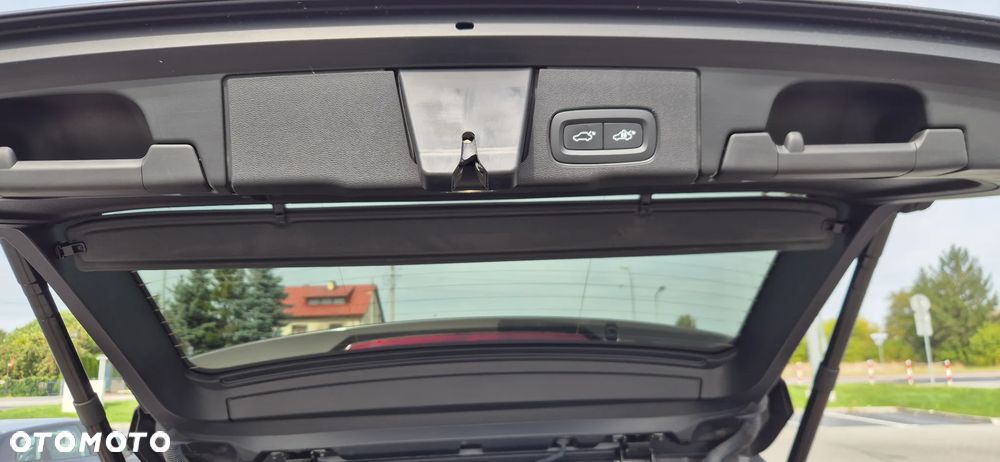 Volvo XC 60 T6 AWD Geartronic RDesign - 17