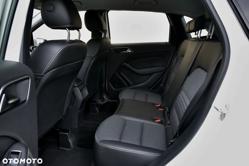Mercedes-Benz Klasa B 200 7G-DCT Urban - 19