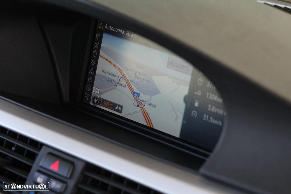 BMW 318 d Line Sport - 38