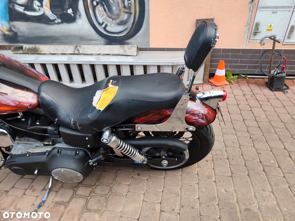 Harley-Davidson Dyna Street Bob - 17