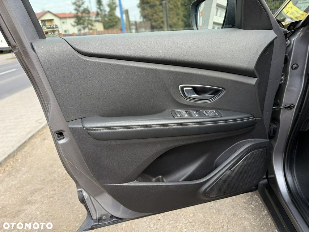 Renault Scenic - 10