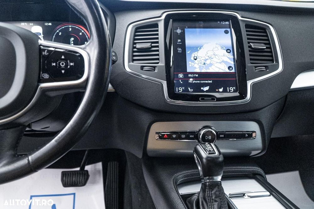 Volvo XC 90 D5 AWD Momentum - 37