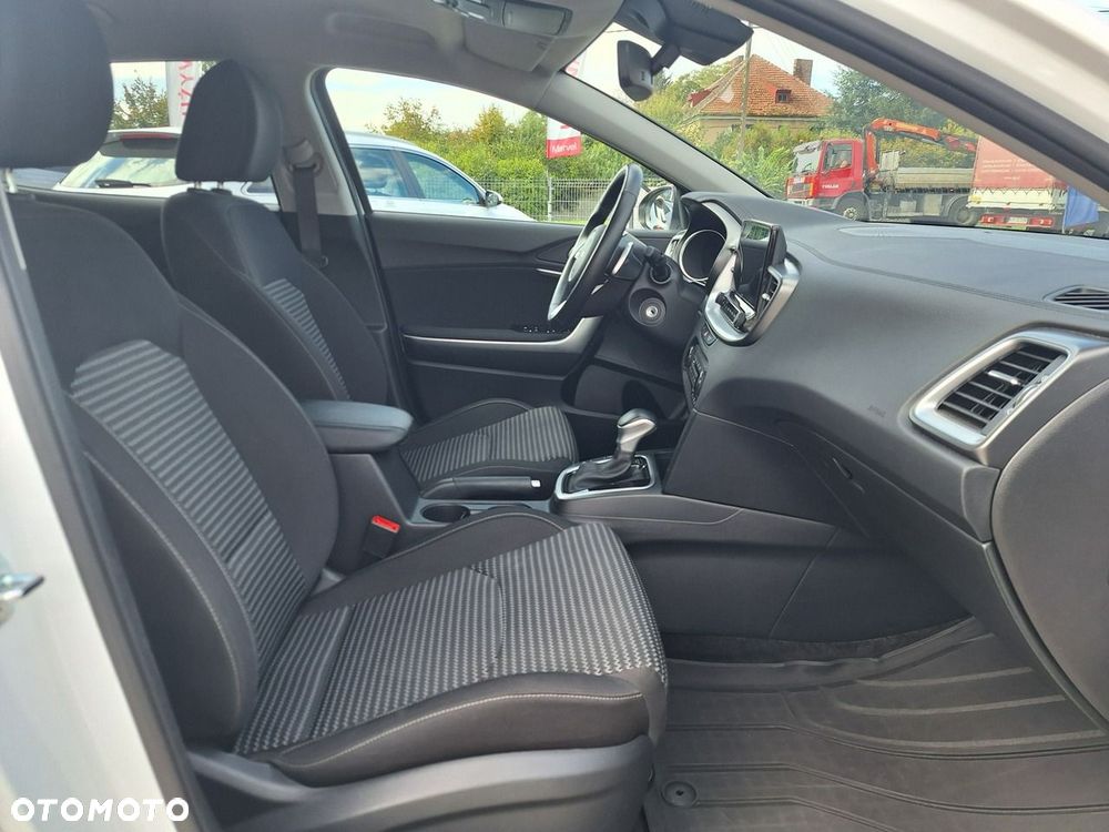 Kia XCeed 1.5 T-GDI M DCT - 25