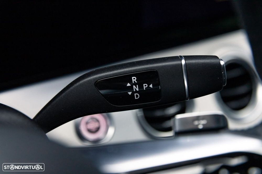 Mercedes-Benz E 300 e AMG Line - 33