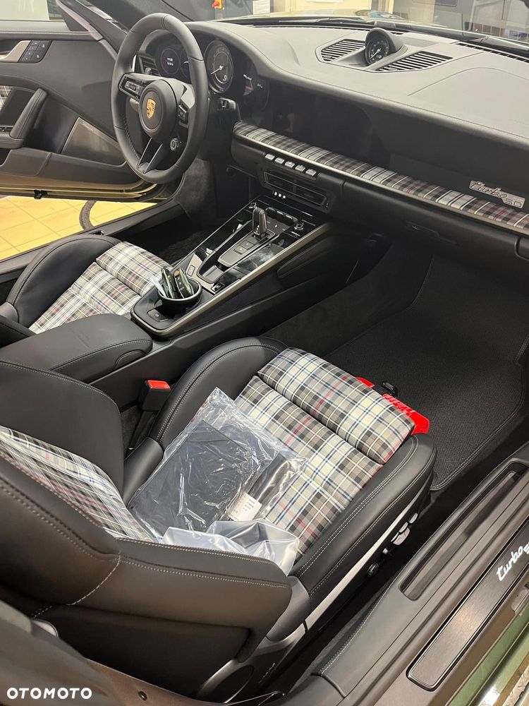 Porsche 911 Turbo 50 Years - 11