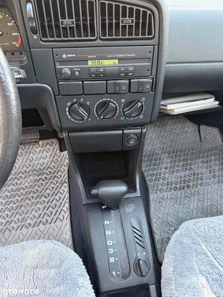 Volkswagen Passat - 20