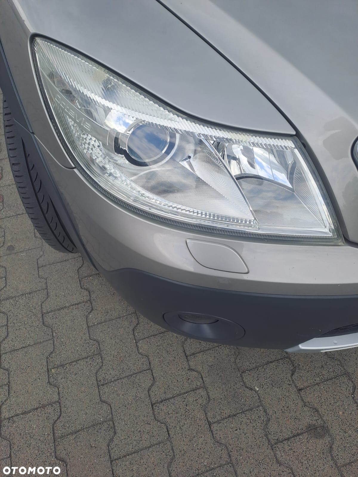 Skoda Octavia Combi 2.0 TDI DPF 4x4 Scout - 10