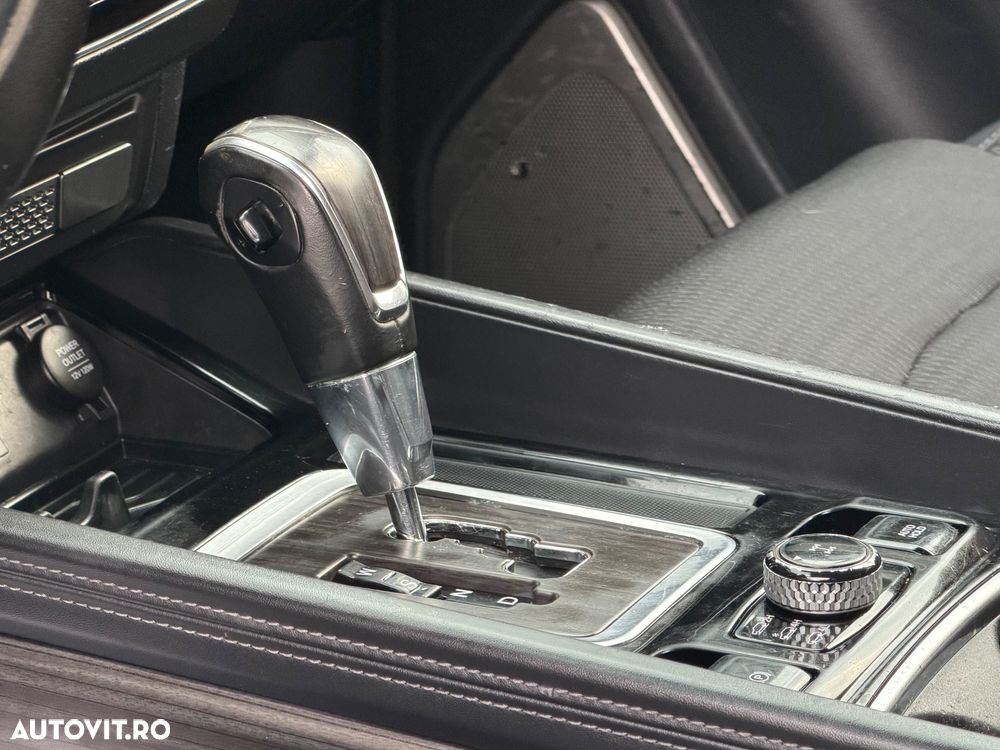 SsangYong REXTON 2.2 e-XDi 220 4WD Aut. Quartz - 28