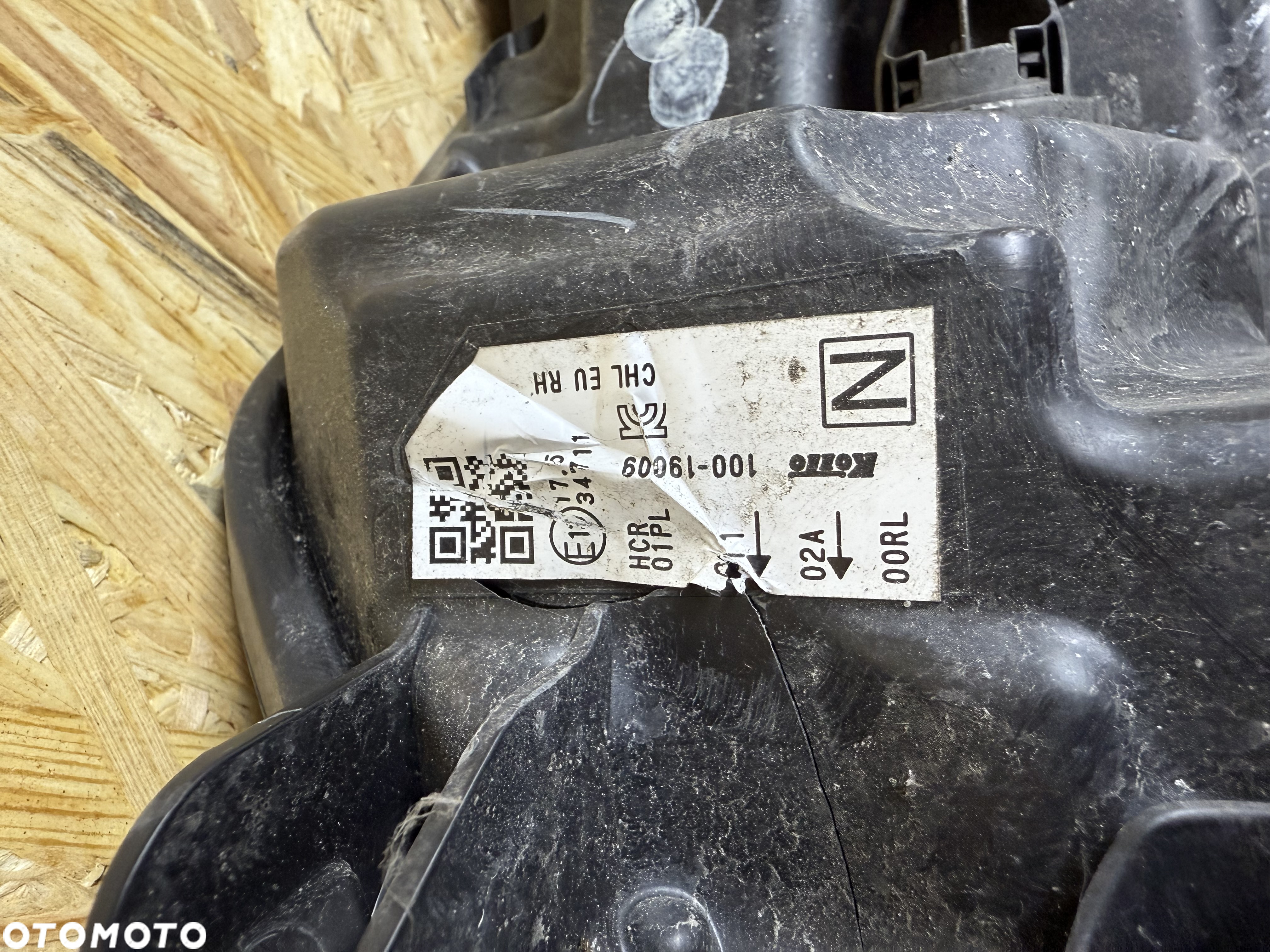 LAMPA PRAWA SOCZEWKA LED NISSAN QASHQAI J11 LIFT - 2