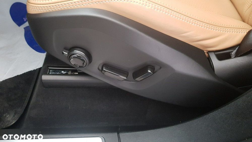 Volvo XC 90 - 28