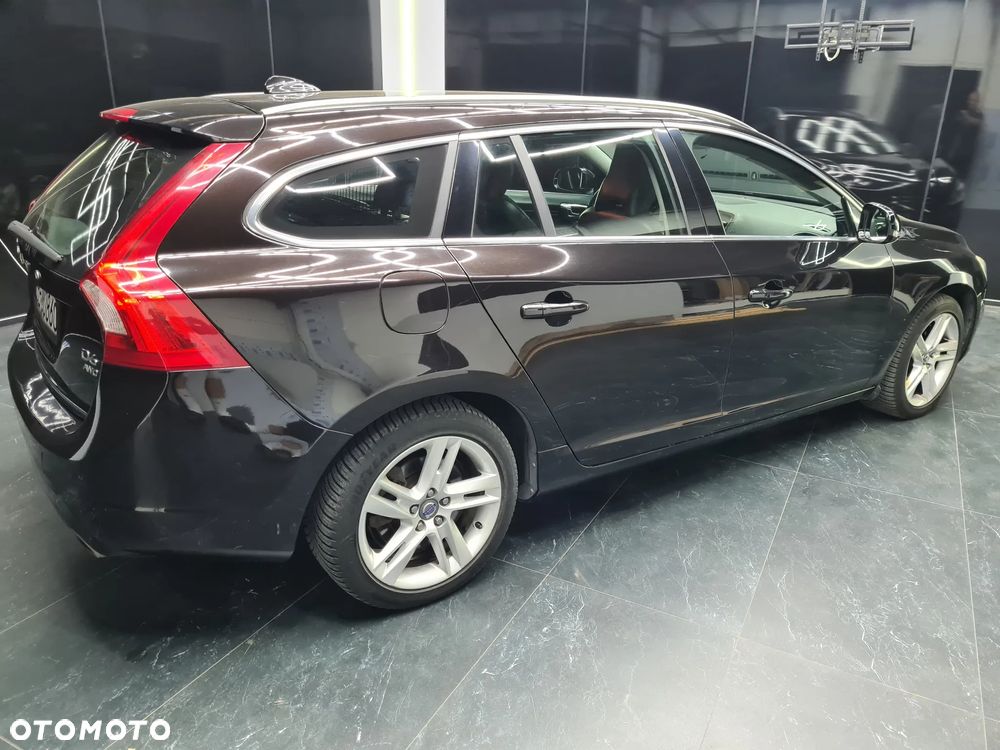 Volvo V60 D6 AWD Plug-in Hybrid Summum - 18