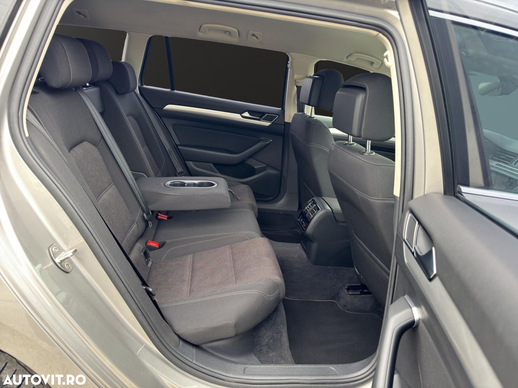Volkswagen Passat - 15