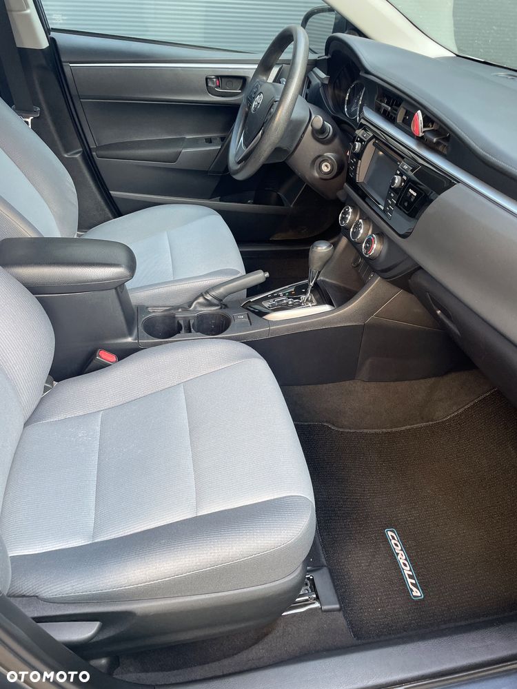 Toyota Corolla - 12