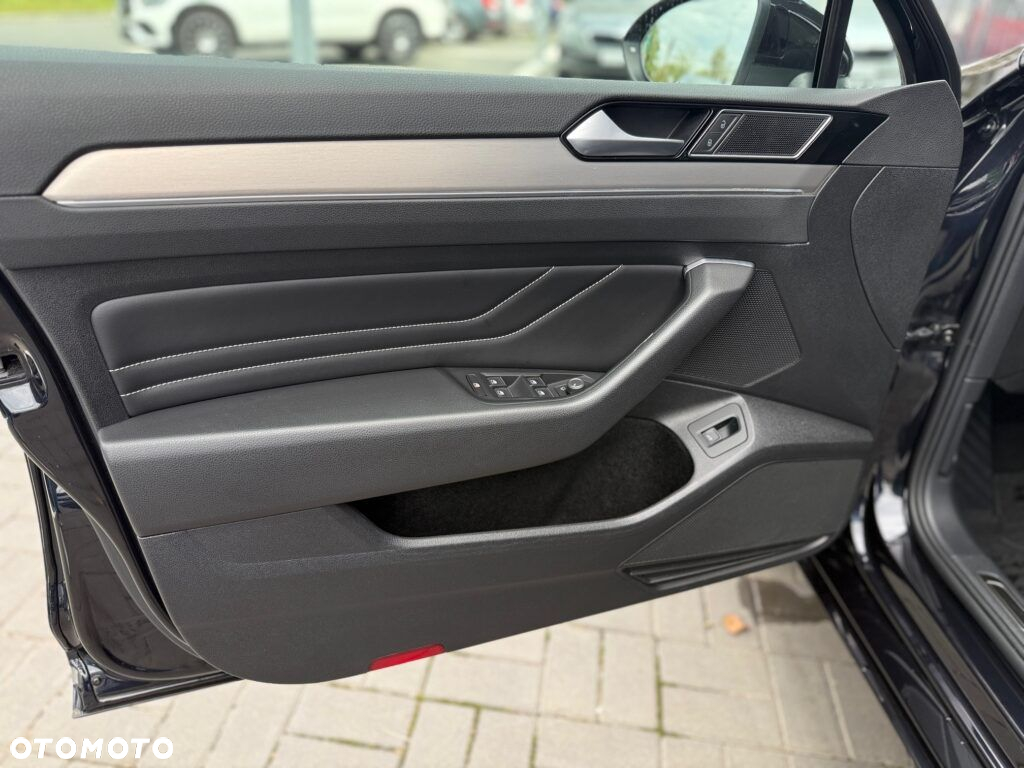 Volkswagen Passat 2.0 TDI EVO Elegance DSG - 21